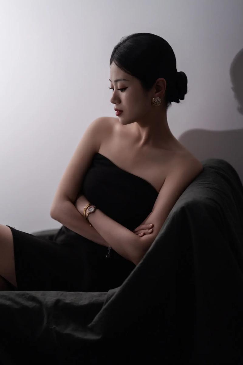 少妇av第一页的相关介绍