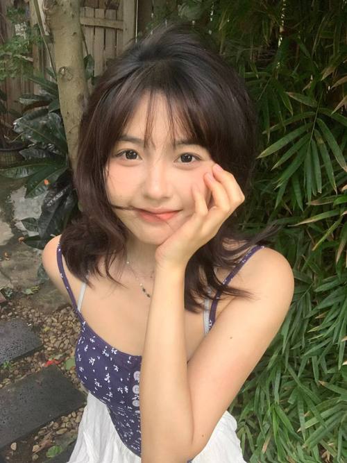 美女老师让我操她视频的相关介绍