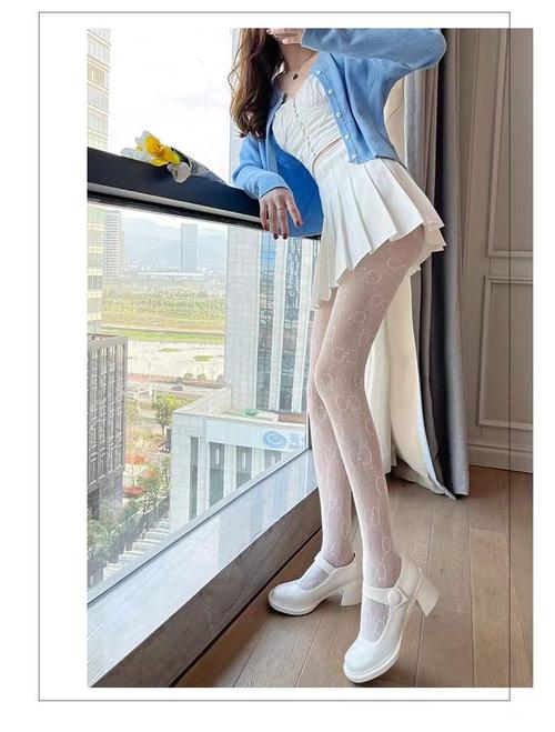 强操美女老师的相关介绍