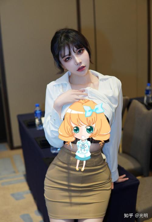 狂操美女老师的逼的相关介绍