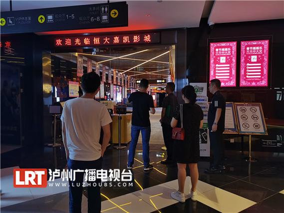 被老师抱着c到高潮小说的相关介绍