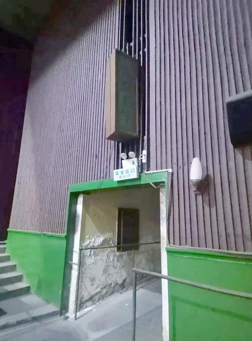 一边舔一边摸一边做的视频的相关介绍
