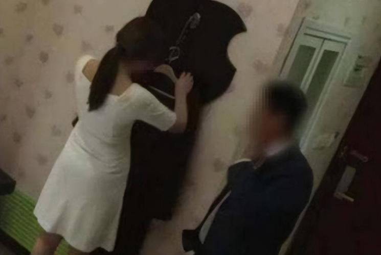 无内丝袜大尺度福利写真视频的相关介绍