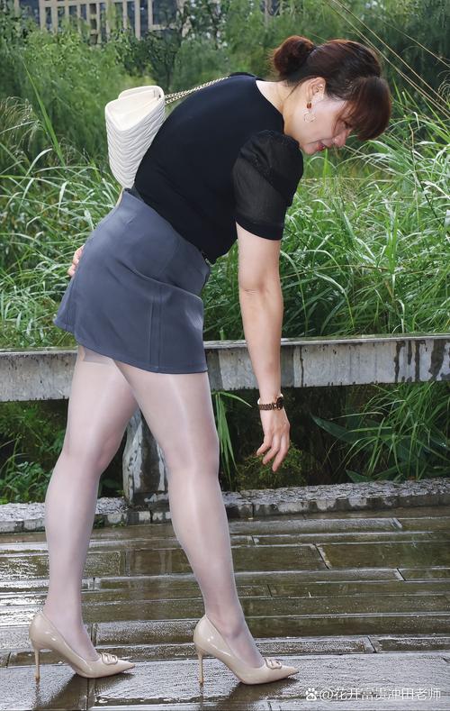 可以免费看美女的的相关介绍