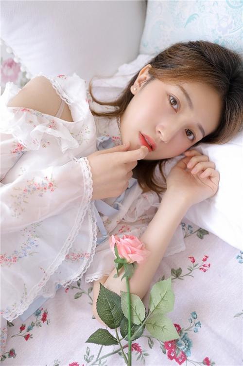 操哭女老师视频的相关介绍