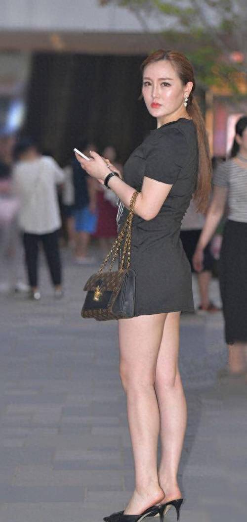91人人妻操的相关介绍