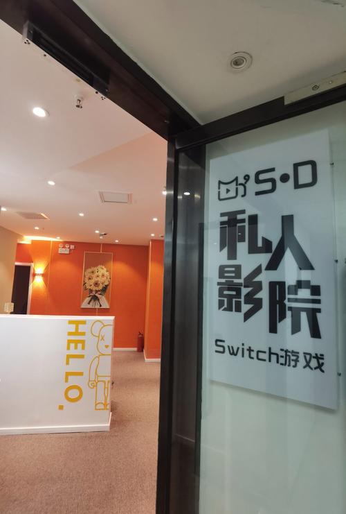 上面一边摸下面一边亲的相关介绍