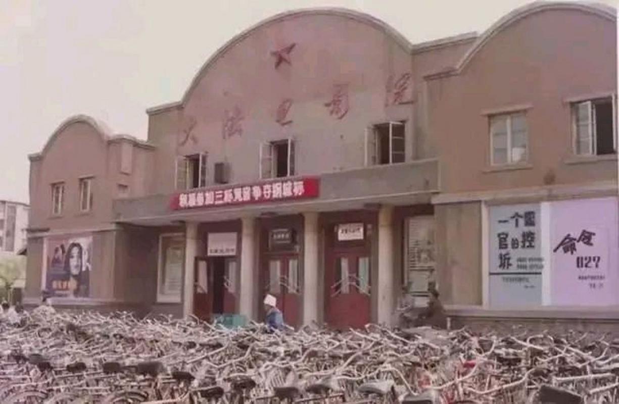 人妻羞羞的相关介绍
