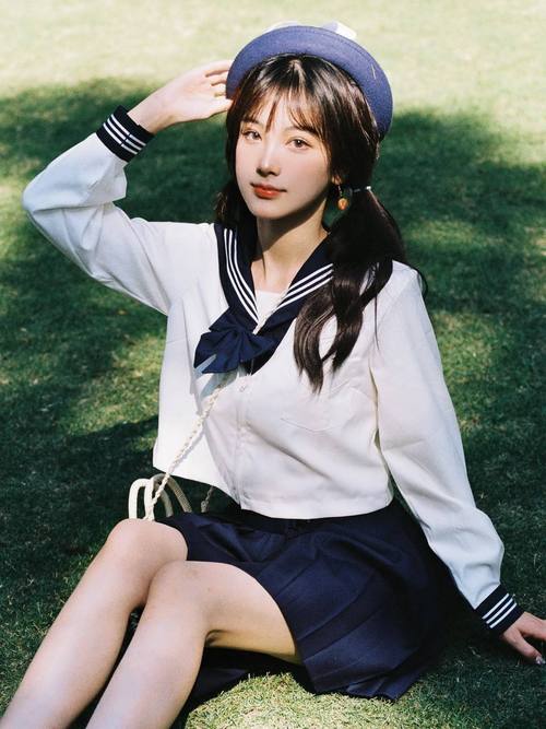 官场熟女人妻小说的相关介绍