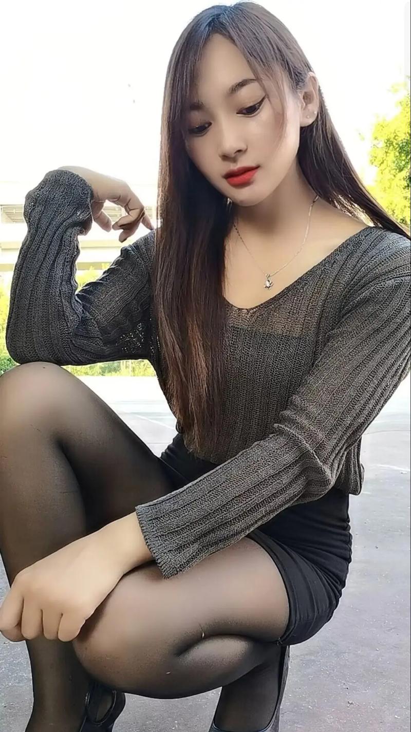 亚洲男人的天堂久久av的相关介绍