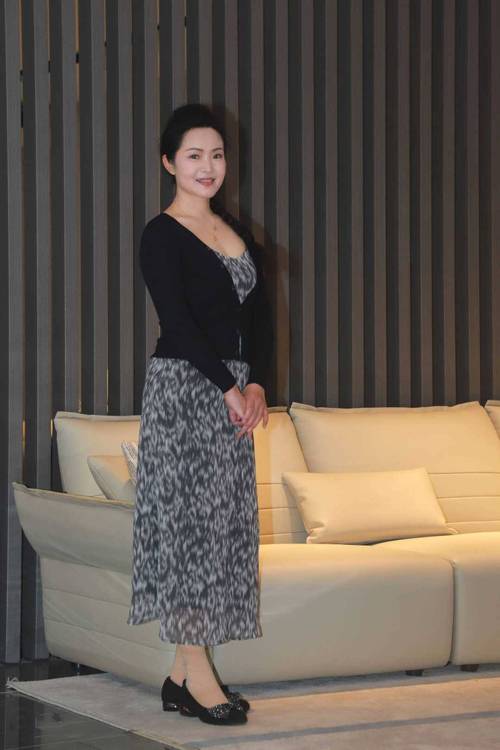 欧美一区二区三区蜜桃臀的相关介绍